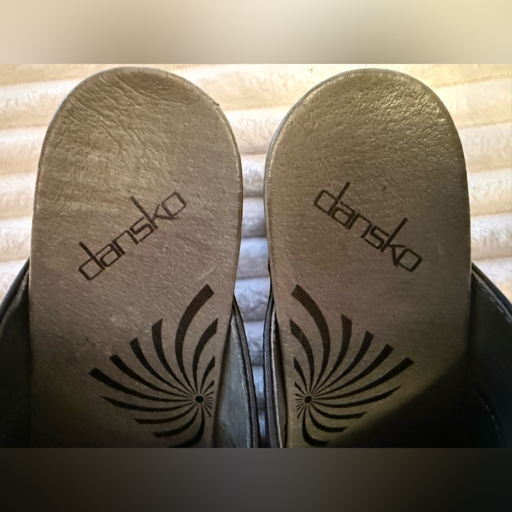 Dansko Women's Classic Black Leather Mules - Picture 4 of 6